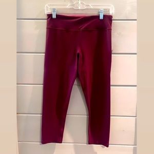 Cropped workout‎ pants, women’s yoga pants, American Eagle capri pants size S